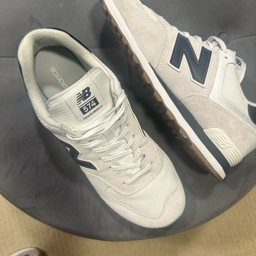 New Balance Men's 574 White and Black Sneakers